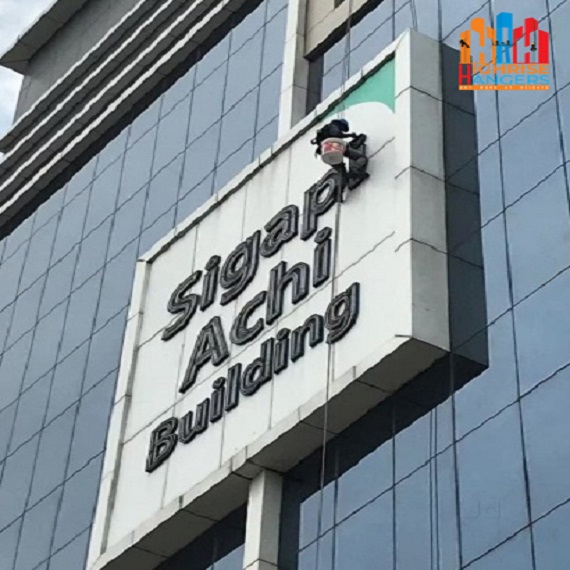 building exterior glass cleaning services in Vilankurichi SIPCOT